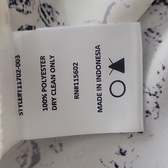 LUSH Woman V-Neck With Button Collar Black & Beige Floral Blouse, Size: S - Picture 10 of 10